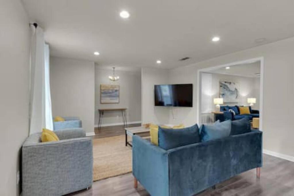 Quiet Relaxing Home - Close To Downtown & Beach 4Br-2Bt 펜사콜라 외부 사진