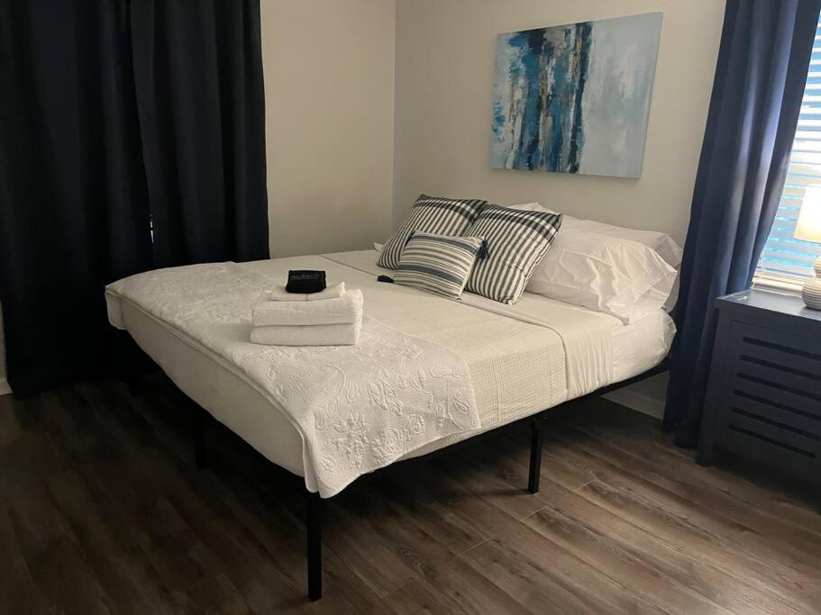 Quiet Relaxing Home - Close To Downtown & Beach 4Br-2Bt 펜사콜라 외부 사진
