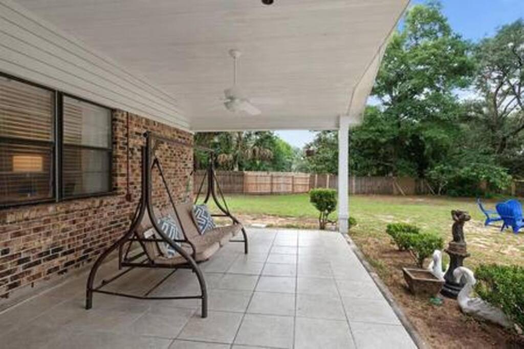 Quiet Relaxing Home - Close To Downtown & Beach 4Br-2Bt 펜사콜라 외부 사진